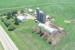 270 31st St, Hills, MN 56138 - Photo 12