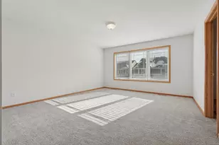 580 Sutherland Dr, Woodbury, MN 55129 - Photo 28