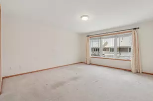 580 Sutherland Dr, Woodbury, MN 55129 - Photo 8