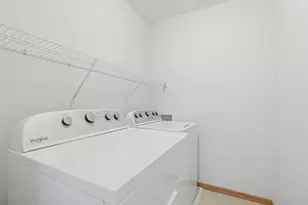 580 Sutherland Dr, Woodbury, MN 55129 - Photo 32