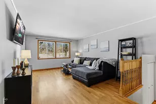 8556 Hiawatha Ave, Eden Prairie, MN 55347 - Photo 6