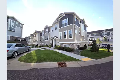 2234 Gateway Curve, North Saint Paul, MN 55109 - Photo 2