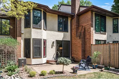 1940 Dupont Avenue S, Minneapolis, MN 55403 - Photo 2