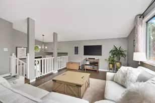 8920 Darnel Rd, Eden Prairie, MN 55347 - Photo 4