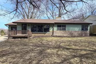 629 Olson Ave, Windom, MN 56101 - Photo 2