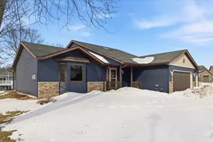 727 Garden Pl, Sauk Rapids, MN 56379 - Photo 1