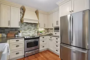 499 Wheeler Dr, Excelsior, MN 55331 - Photo 6