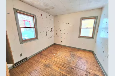 414 Crocker Avenue S, Thief River Falls, MN 56701 - Photo 8