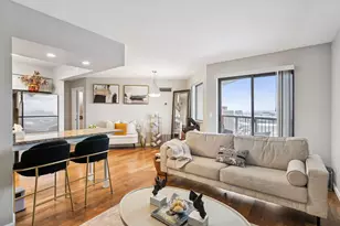 78 10th Street E, Saint Paul, MN 55101 - Photo 1