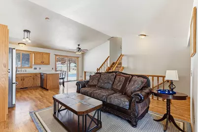 9235 Jeffery Avenue S, Cottage Grove, MN 55016 - Photo 4