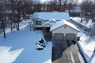 903 Geneva Dr, Alexandria, MN 56308 - Photo 40