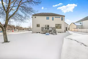 2161 Mill Pond Dr, Saint Cloud, MN 56303 - Photo 4