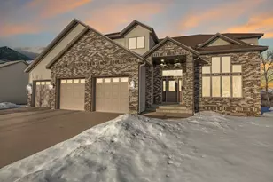 2161 Mill Pond Dr, Saint Cloud, MN 56303 - Photo 1