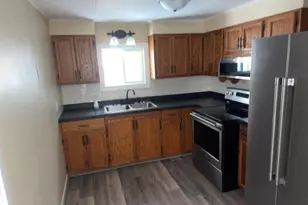 217 N 7th St, Warren, MN 56762 - Photo 4