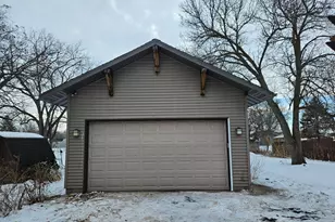 208 9th Ave SE, Waseca, MN 56093 - Photo 4