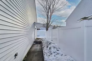 7843 Rimbley Rd, Woodbury, MN 55125 - Photo 4