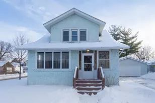 890 Arkwright St, Saint Paul, MN 55130 - Photo 1