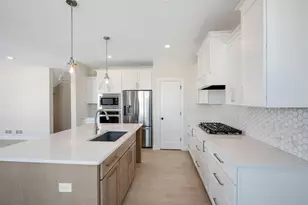 10274 Arrowwood Path, Woodbury, MN 55129 - Photo 16