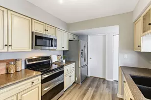 15730 Griffon Path, Apple Valley, MN 55124 - Photo 10