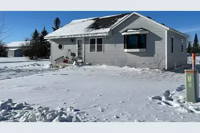 401 4th Street NW, Wadena, MN 56482 - Photo 2