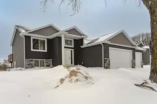 3112 Eastwood Rd SE, Rochester, MN 55904 - Photo 2