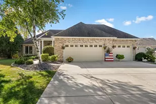 12755 42nd Pl N, Plymouth, MN 55442 - Photo 2