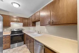 1074 Carmel Ct, Shoreview, MN 55126 - Photo 12