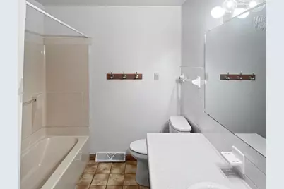 413 N 1st Avenue W, Truman, MN 56088 - Photo 22