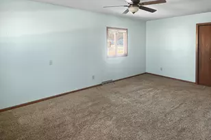 413 N 1st Ave W, Truman, MN 56088 - Photo 16