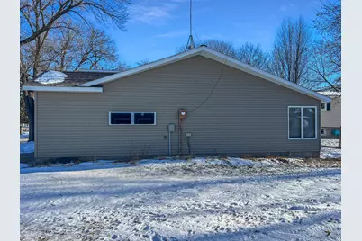 413 N 1st Avenue W, Truman, MN 56088 - Photo 4