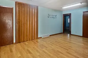 413 N 1st Ave W, Truman, MN 56088 - Photo 12