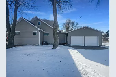 413 N 1st Avenue W, Truman, MN 56088 - Photo 2