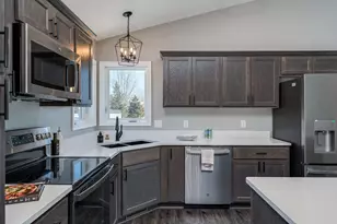 108 Ella Ct, Mankato, MN 56001 - Photo 10