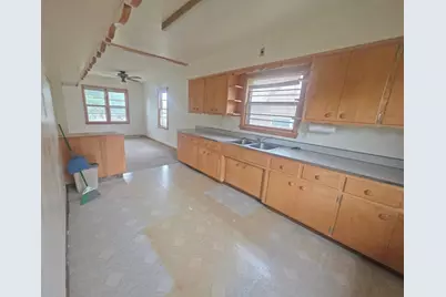 716 E 37th Street, Hibbing, MN 55746 - Photo 2