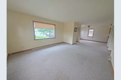 716 E 37th Street, Hibbing, MN 55746 - Photo 6