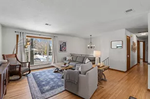 4017 Shamrock Dr NE, Saint Paul, MN 55421 - Photo 4