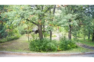 11300 Park Ridge Dr W, Hopkins, MN 55305 - Photo 4