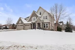 148 Wildwood Ct, Mahtomedi, MN 55115 - Photo 1