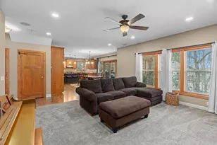 695 Rosa Ct, Eagan, MN 55123 - Photo 10