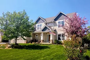 695 Rosa Ct, Eagan, MN 55123 - Photo 2