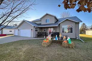 420 7th St NE, Perham, MN 56573 - Photo 1