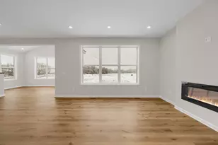 1943 Sparrow Dr, Shakopee, MN 55379 - Photo 6