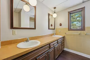 8124 W 103rd St, Bloomington, MN 55438 - Photo 10