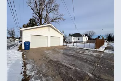 3621 1st Avenue, Hibbing, MN 55746 - Photo 2