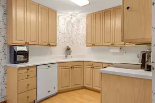 6701 W 82nd St, Bloomington, MN 55438 - Photo 16