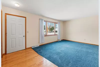 205 Linden Place S, Northfield, MN 55057 - Photo 10