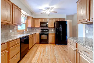 205 Linden Place S, Northfield, MN 55057 - Photo 6