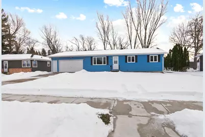 205 Linden Place S, Northfield, MN 55057 - Photo 2