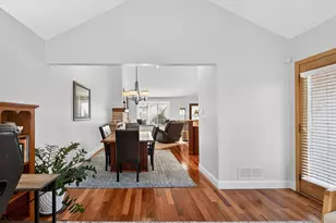 8336 Suffolk Dr, Chanhassen, MN 55317 - Photo 16