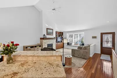 8336 Suffolk Drive, Chanhassen, MN 55317 - Photo 10